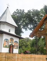 Biserica din cadrul Spitalului de Psihiatrie Pădureni şi-a cinstit ocrotitorii